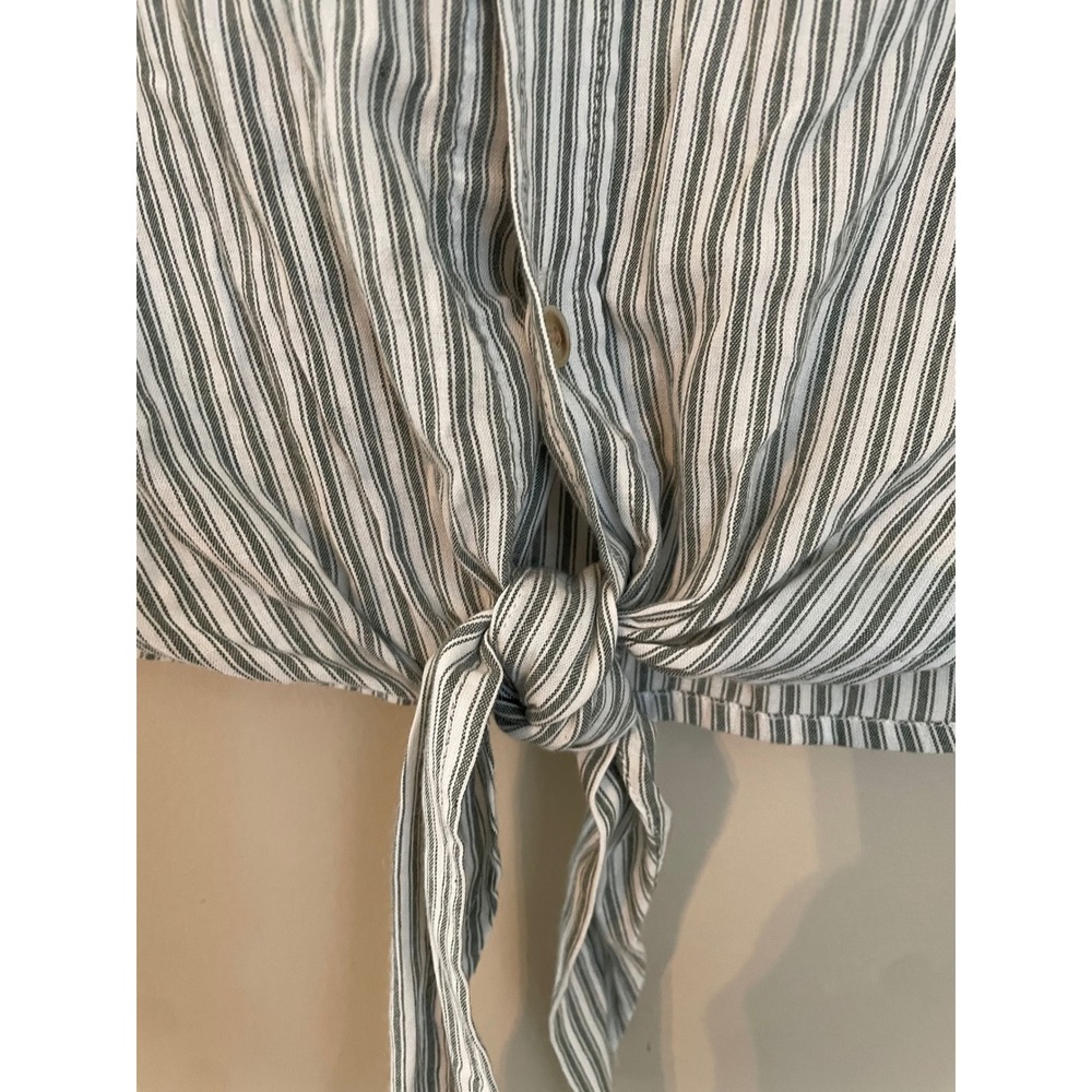 Driftwood Size S Green Striped Floral Embroidered Tie Front Top Western Boho - Picture 5 of 8